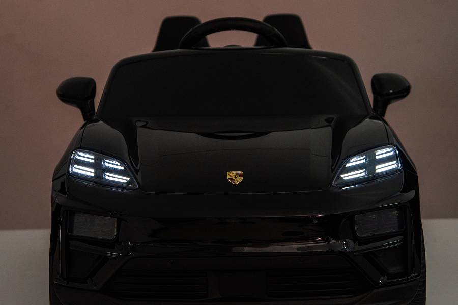 Elektro Kinderfahrzeug „Porsche Macan“ – Lizenziert – 12V10A Akku, 2,4Ghz Fernsteuerung, MP3+Leder+EVA 6 Elektro Kinderfahrzeug „Porsche Macan“ – Lizenziert – 12V10A Akku, 2,4Ghz Fernsteuerung, MP3+Leder+EVA – Bild 6